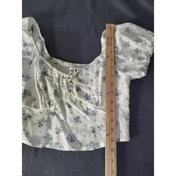 Hollister XS Puff Sleeve Mini Top Peasant Coquette White Blue Flowers Festival - Picture 5 of 7